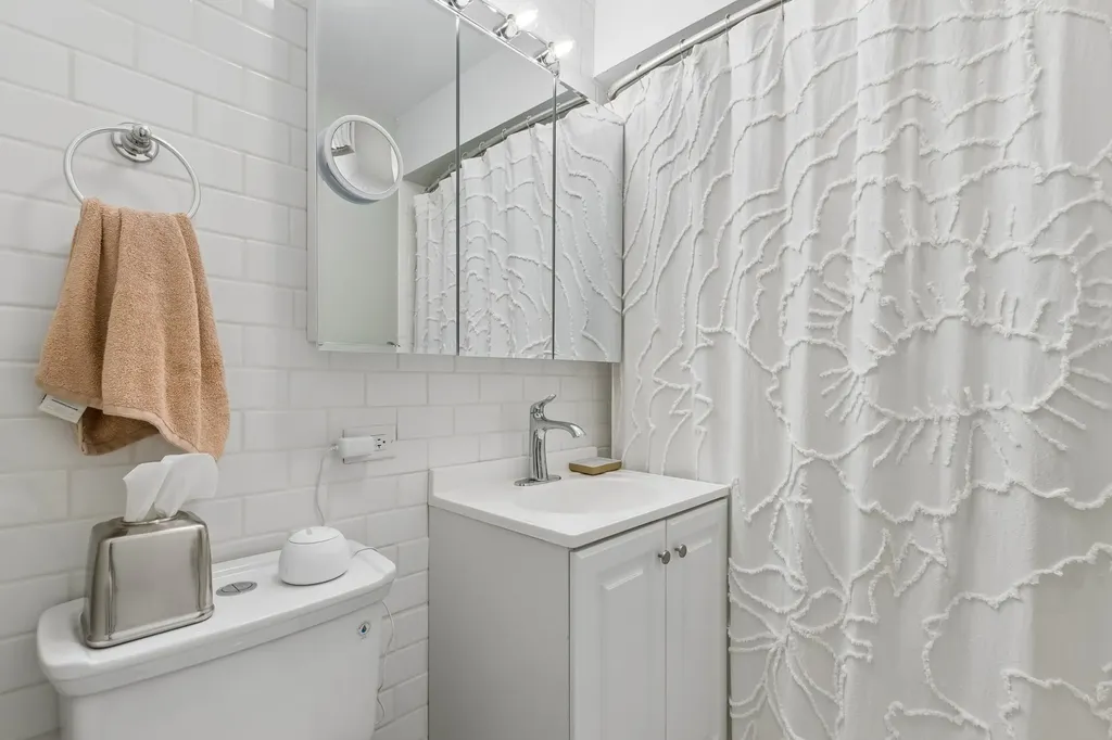 2626 North Lakeview Avenue Chicago IL 60614