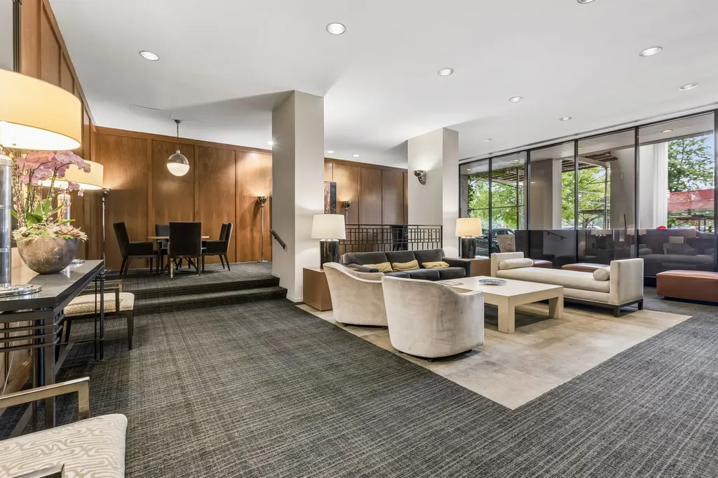 2626 North Lakeview Avenue Chicago IL 60614