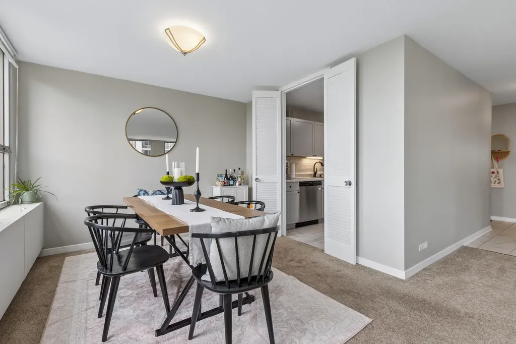 2626 North Lakeview Avenue Chicago IL 60614