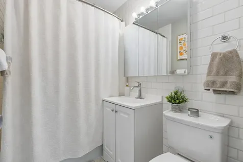 2626 North Lakeview Avenue Chicago IL 60614