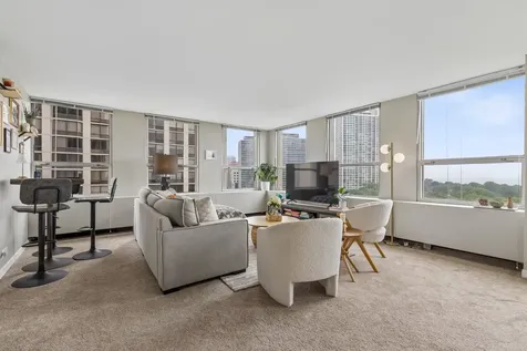 2626 North Lakeview Avenue Chicago IL 60614
