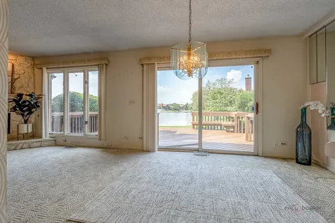 704 Picardy Circle Northbrook IL 60062