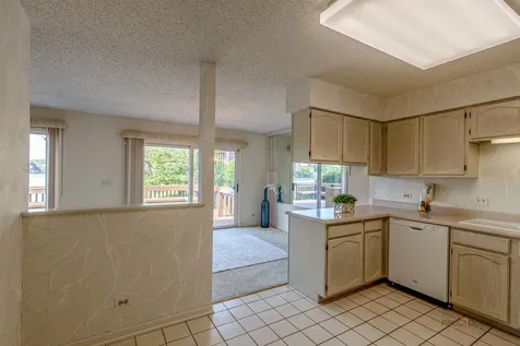 704 Picardy Circle Northbrook IL 60062