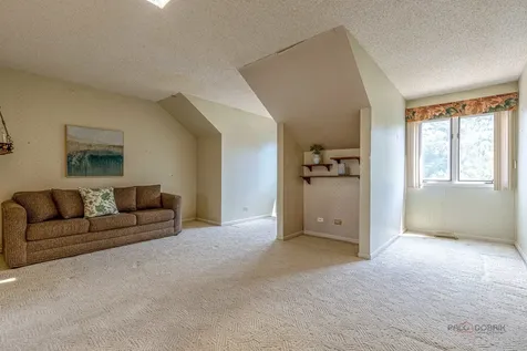 704 Picardy Circle Northbrook IL 60062