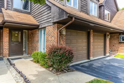 704 Picardy Circle Northbrook IL 60062
