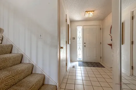 704 Picardy Circle Northbrook IL 60062