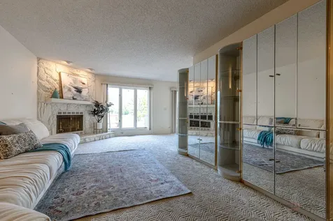 704 Picardy Circle Northbrook IL 60062