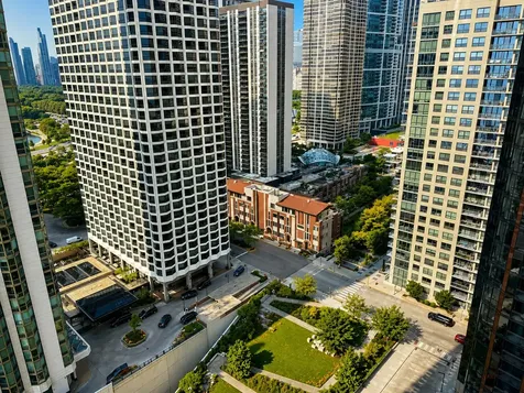 211 North Harbor Drive Chicago IL 60601