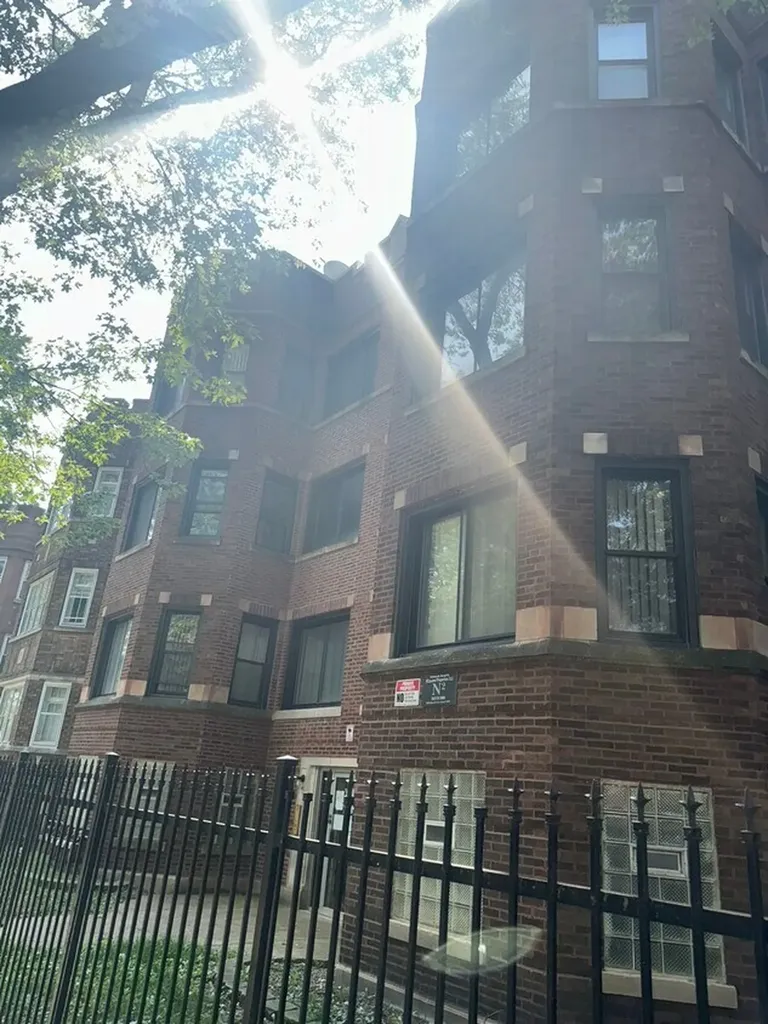 7530 South Phillips Avenue Chicago IL 60649