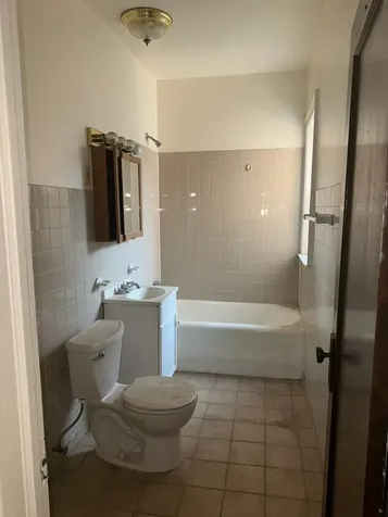 7530 South Phillips Avenue Chicago IL 60649