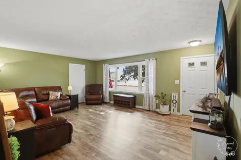605 North Elm Street Herscher IL 60941