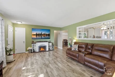 605 North Elm Street Herscher IL 60941