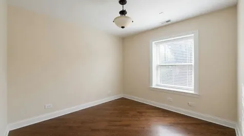 4018 North Central Park Avenue Chicago IL 60618