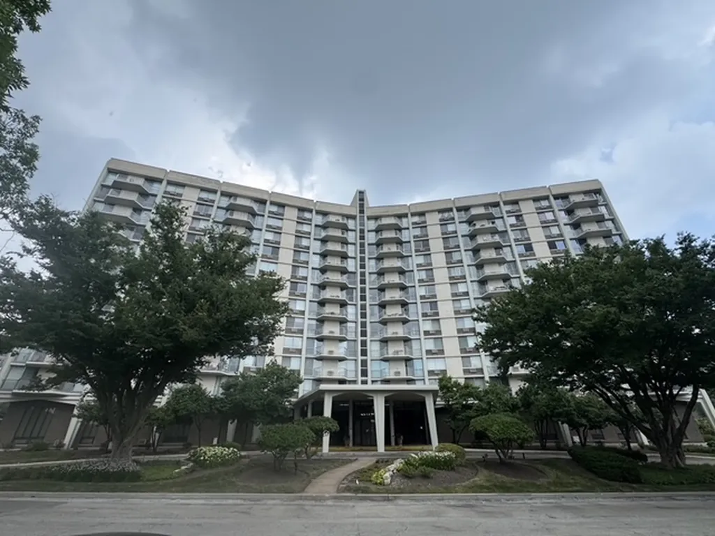 20 North Tower Road Oak Brook IL 60523