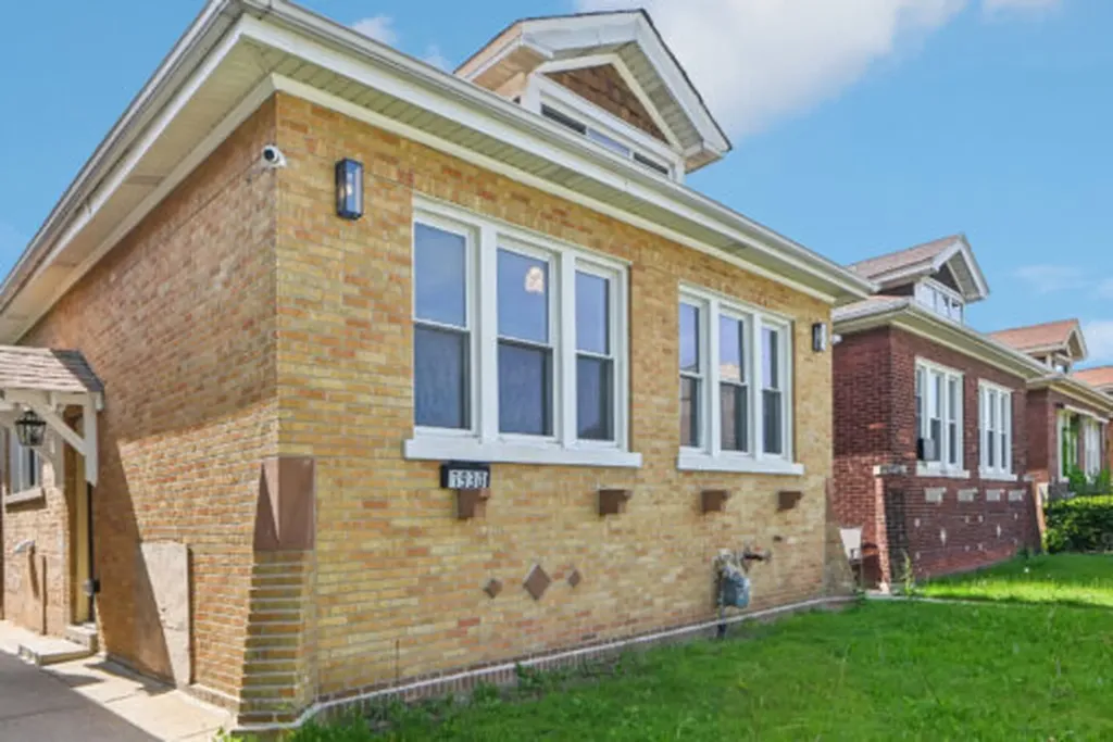 7930 South Kenwood Avenue Chicago IL 60619