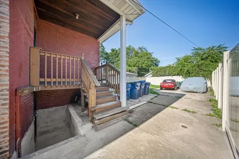 1637 South 10th Avenue Maywood IL 60153