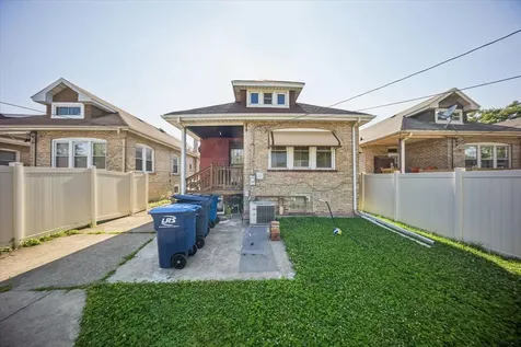 1637 South 10th Avenue Maywood IL 60153