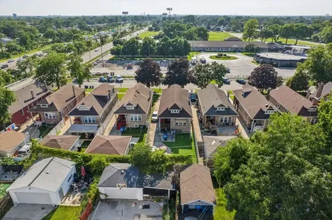 1637 South 10th Avenue Maywood IL 60153