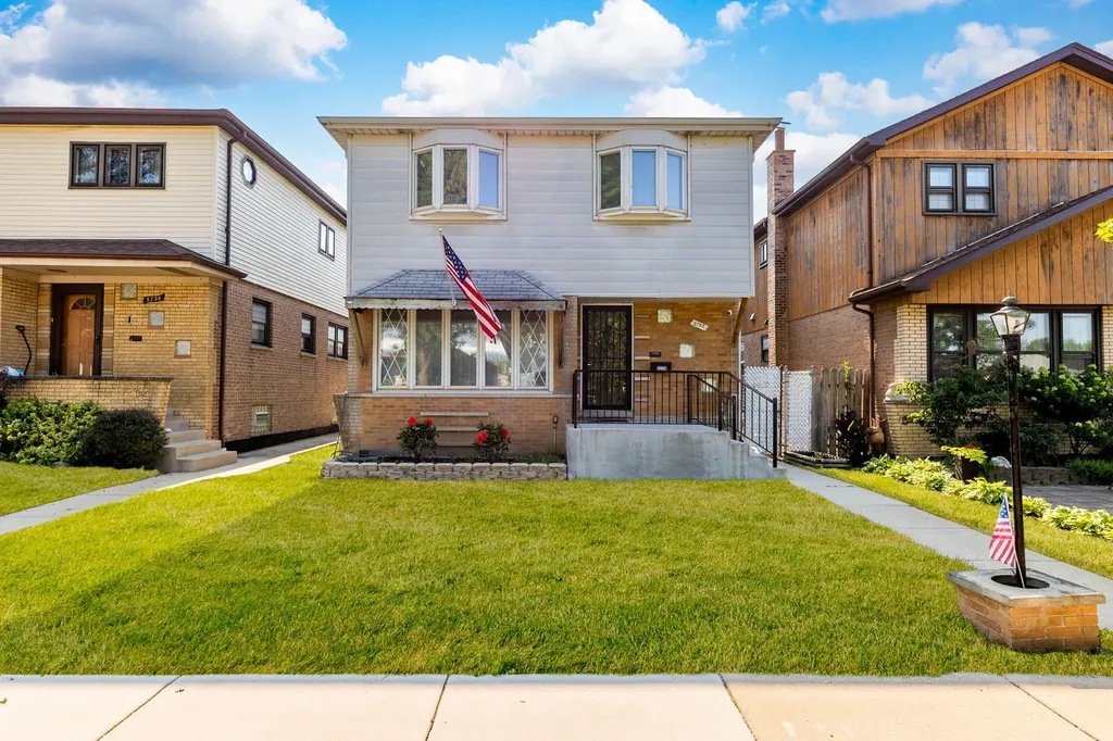 5728 South Parkside Avenue Chicago IL 60638