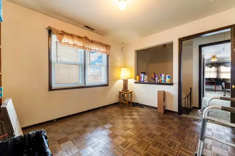 5728 South Parkside Avenue Chicago IL 60638