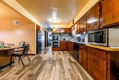 5728 South Parkside Avenue Chicago IL 60638