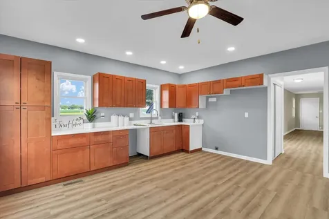 2055 County Road 2500 Road Thomasboro IL 61878