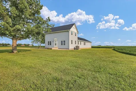 2055 County Road 2500 Road Thomasboro IL 61878