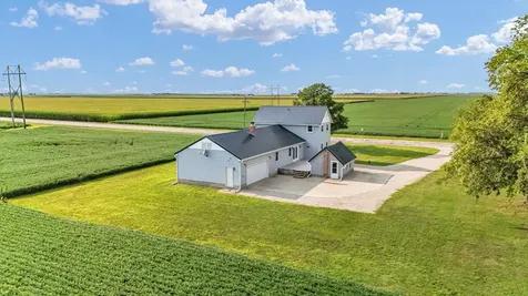 2055 County Road 2500 Road Thomasboro IL 61878