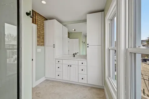 4834 North Springfield Avenue Chicago IL 60625