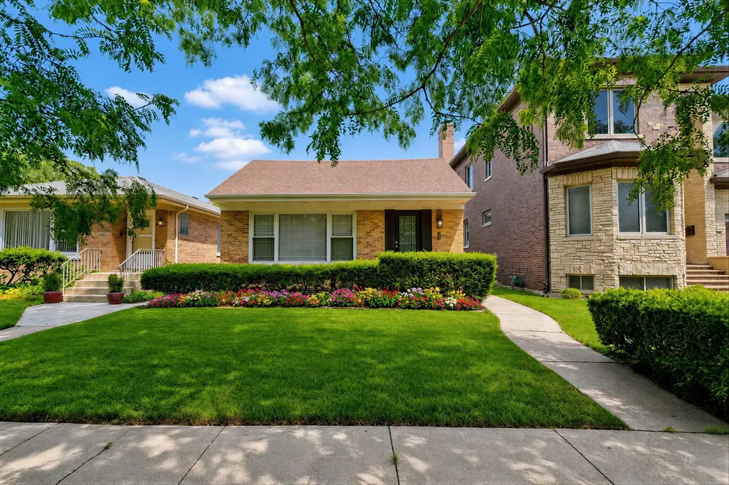 6311 North Kedvale Avenue Chicago IL 60646