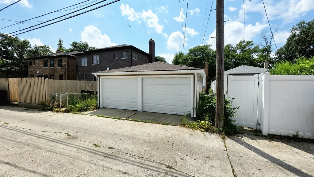 6311 North Kedvale Avenue Chicago IL 60646