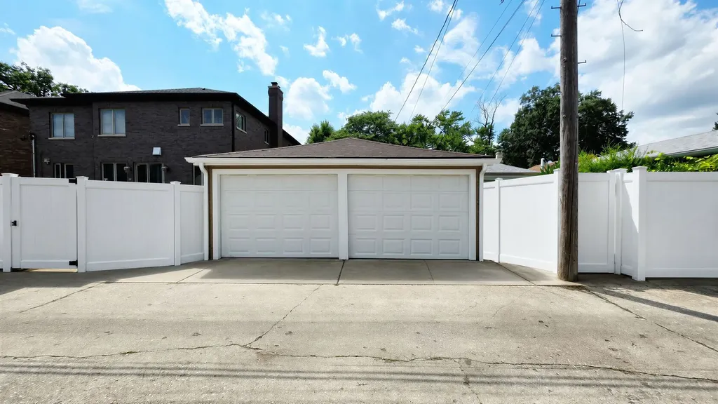 6311 North Kedvale Avenue Chicago IL 60646