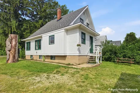 824 Washington Street Woodstock IL 60098