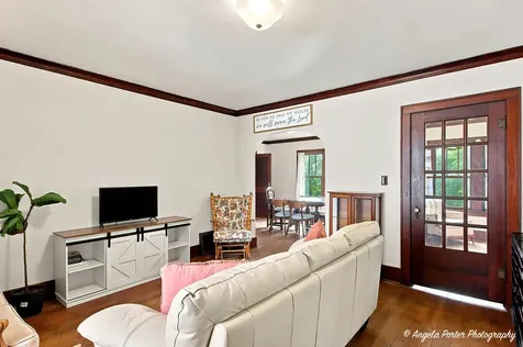 824 Washington Street Woodstock IL 60098