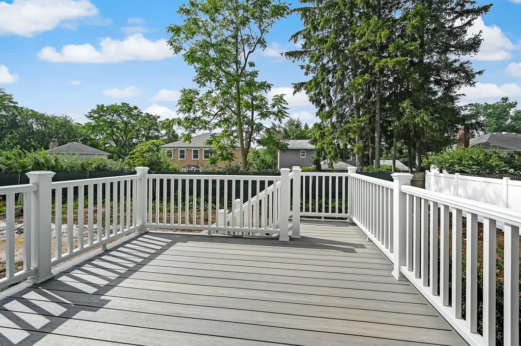 114 Harding Court Glen Ellyn IL 60137