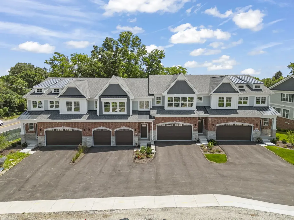 114 Harding Court Glen Ellyn IL 60137