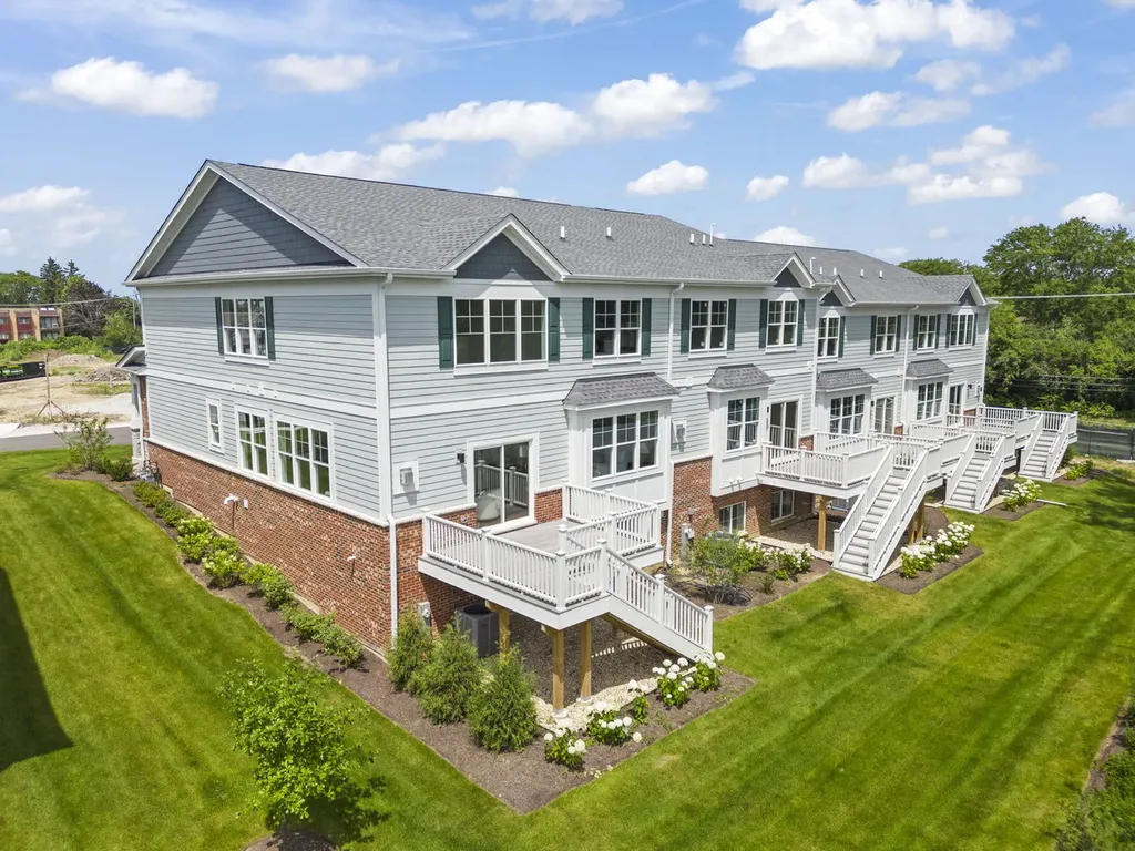 114 Harding Court Glen Ellyn IL 60137
