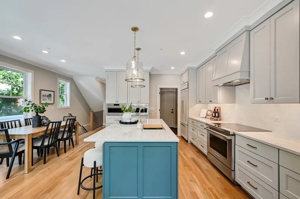 114 Harding Court Glen Ellyn IL 60137