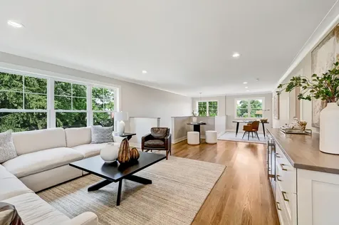 114 Harding Court Glen Ellyn IL 60137
