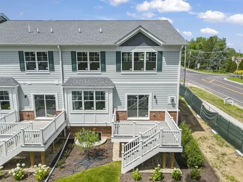 114 Harding Court Glen Ellyn IL 60137