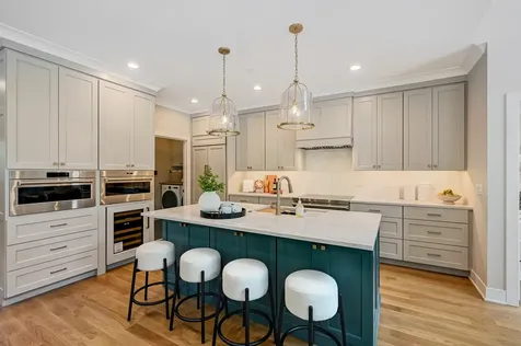 114 Harding Court Glen Ellyn IL 60137