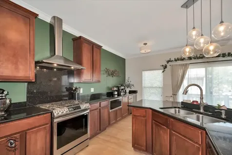 6127 River Bend Place Lisle IL 60532