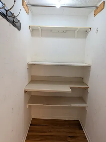 711 West Gordon Terrace Chicago IL 60613