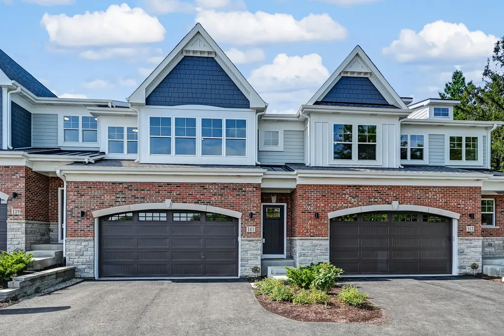141 Harding Court Glen Ellyn IL 60137