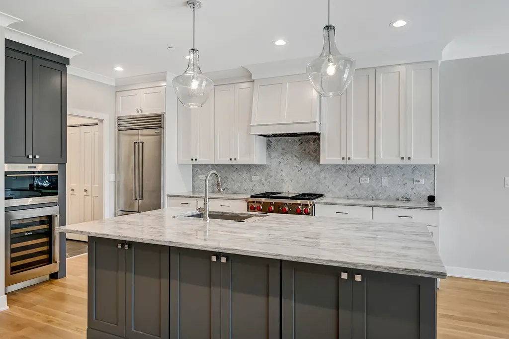 141 Harding Court Glen Ellyn IL 60137