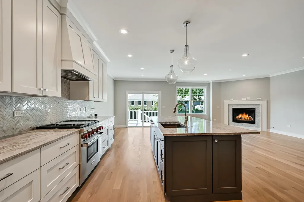 141 Harding Court Glen Ellyn IL 60137