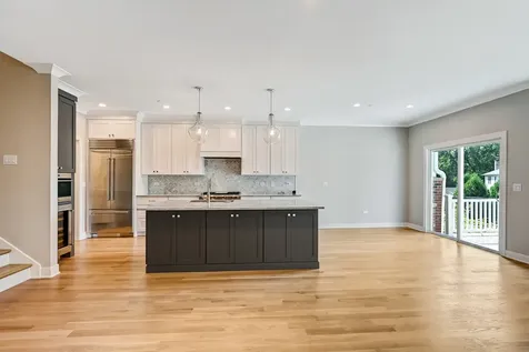 141 Harding Court Glen Ellyn IL 60137