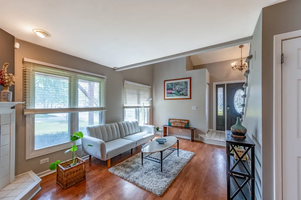 1900 Wisteria Court Naperville IL 60565