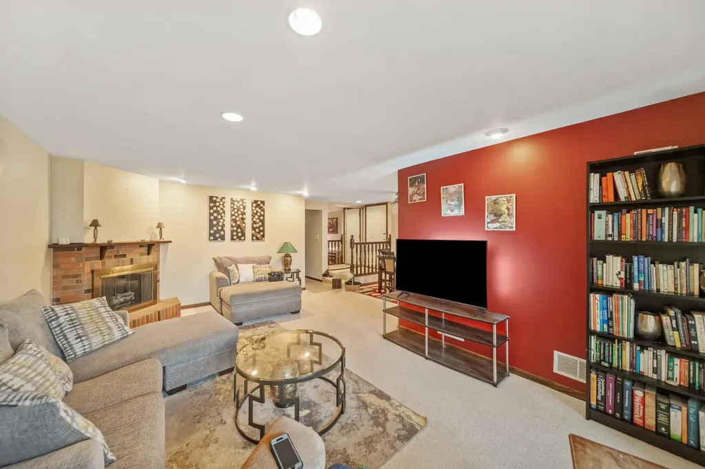7215 Willow Way Lane Willowbrook IL 60527