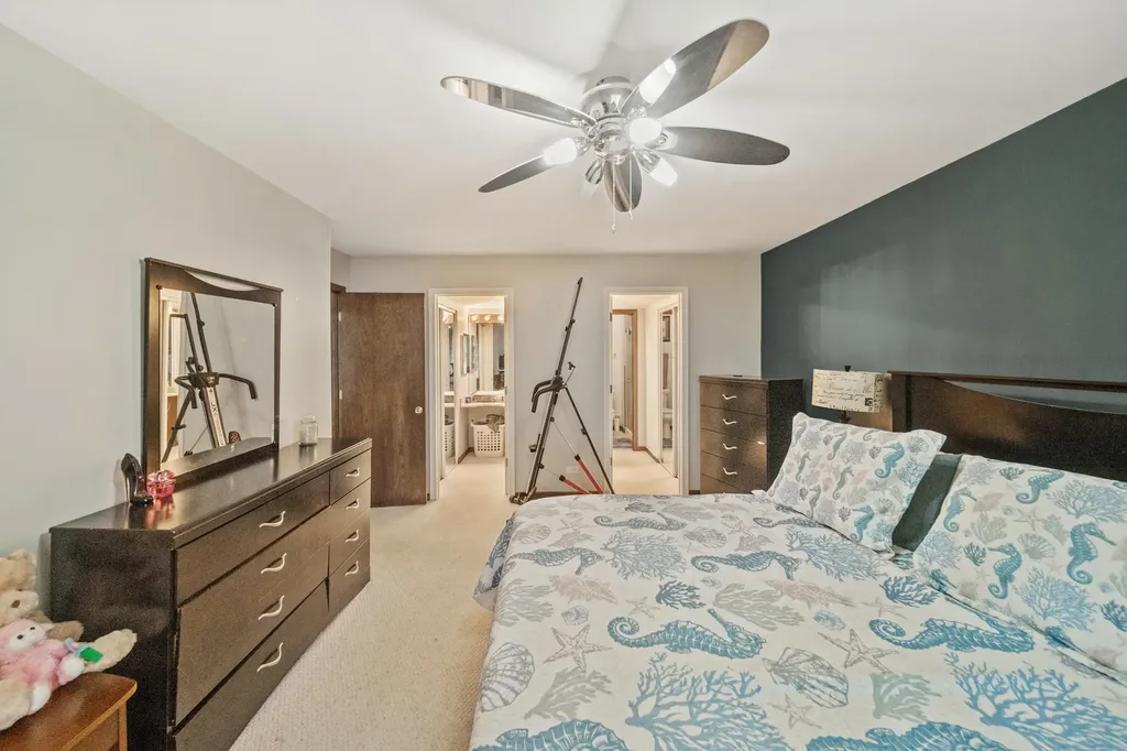 7215 Willow Way Lane Willowbrook IL 60527